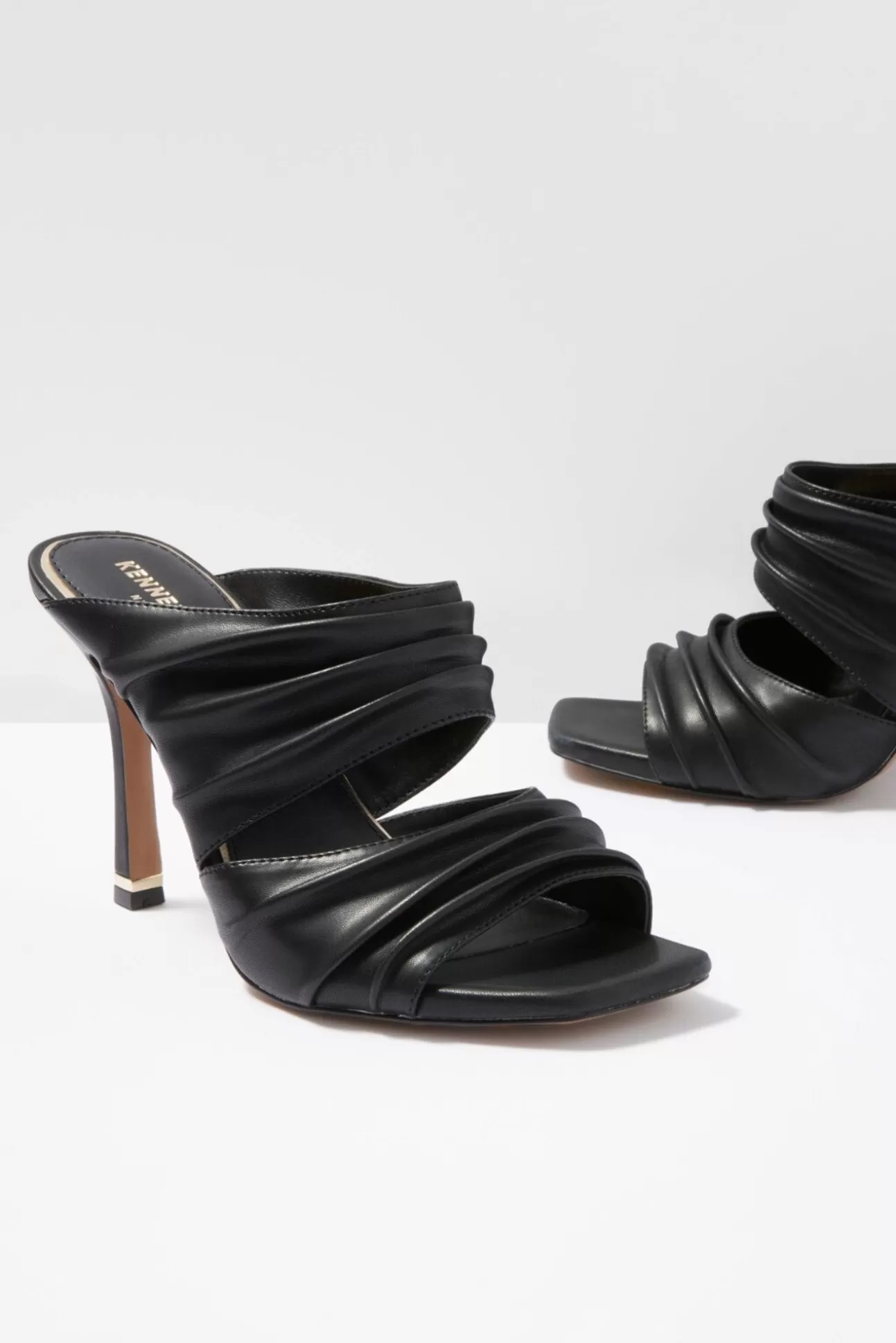 Heidi Heel^KENNETH COLE Flash Sale