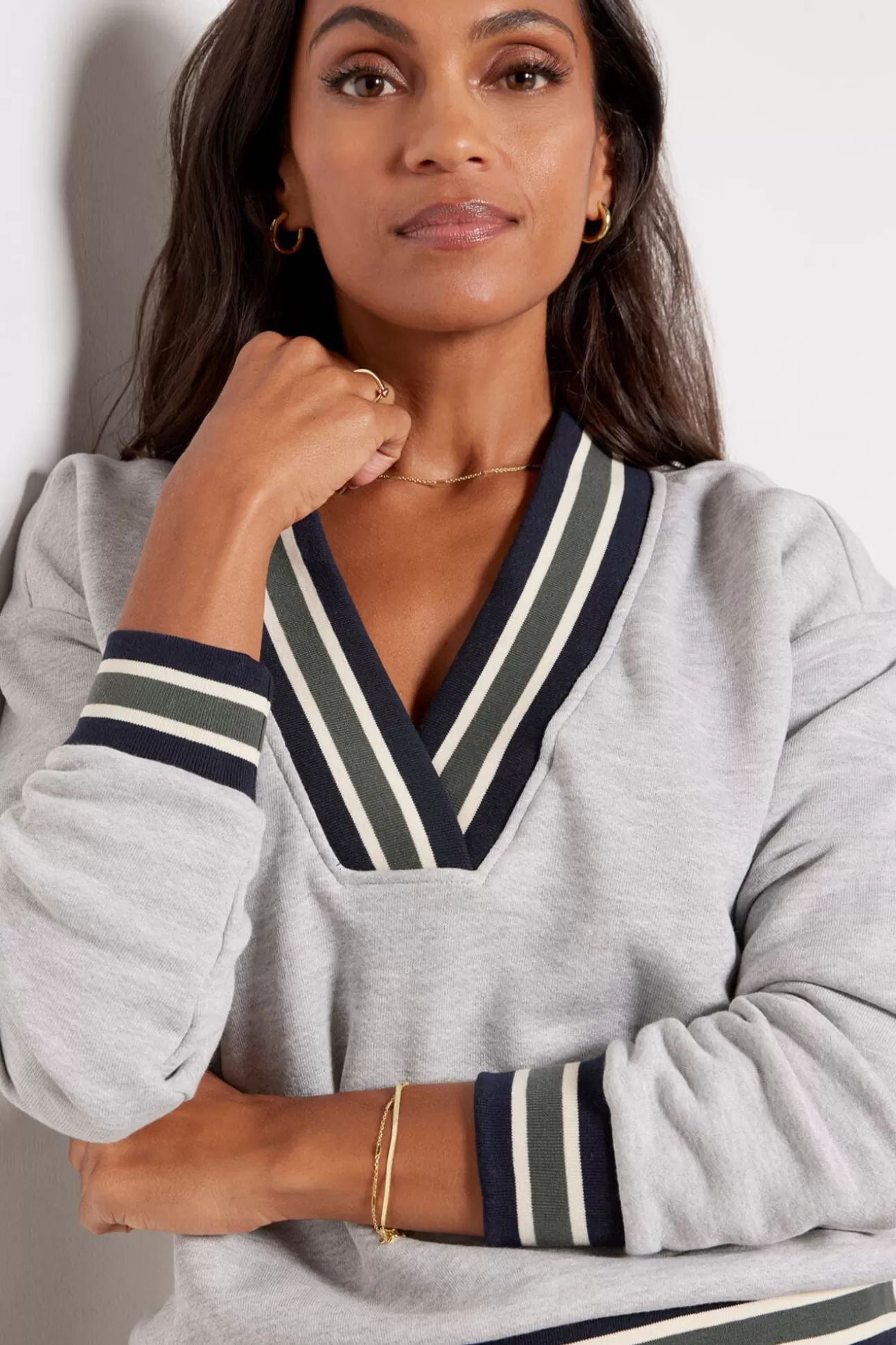 Nova Varsity V Neck Sweatshirt^EVEREVE Best Sale