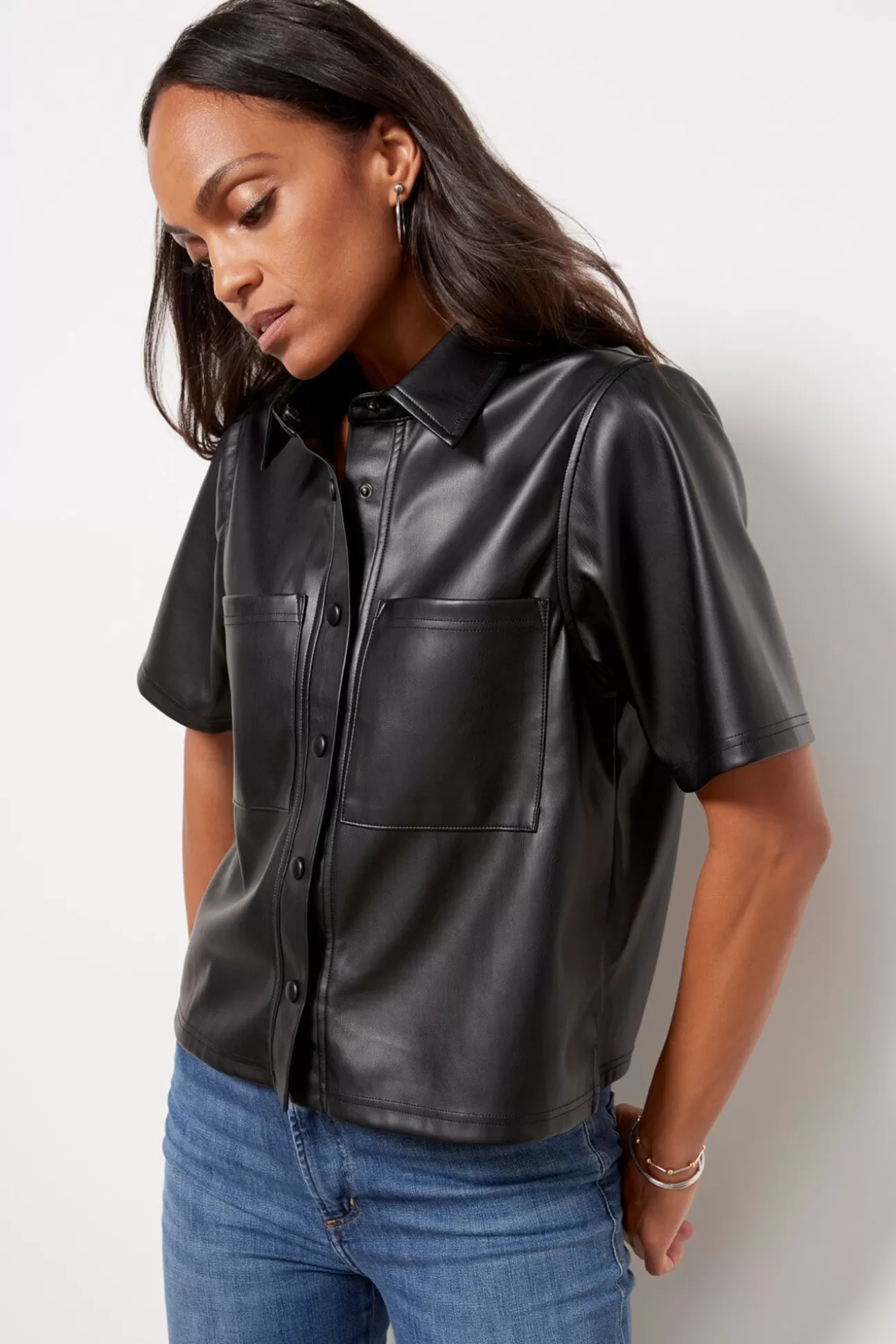 Quinn Faux Leather Shirt^EVEREVE Outlet