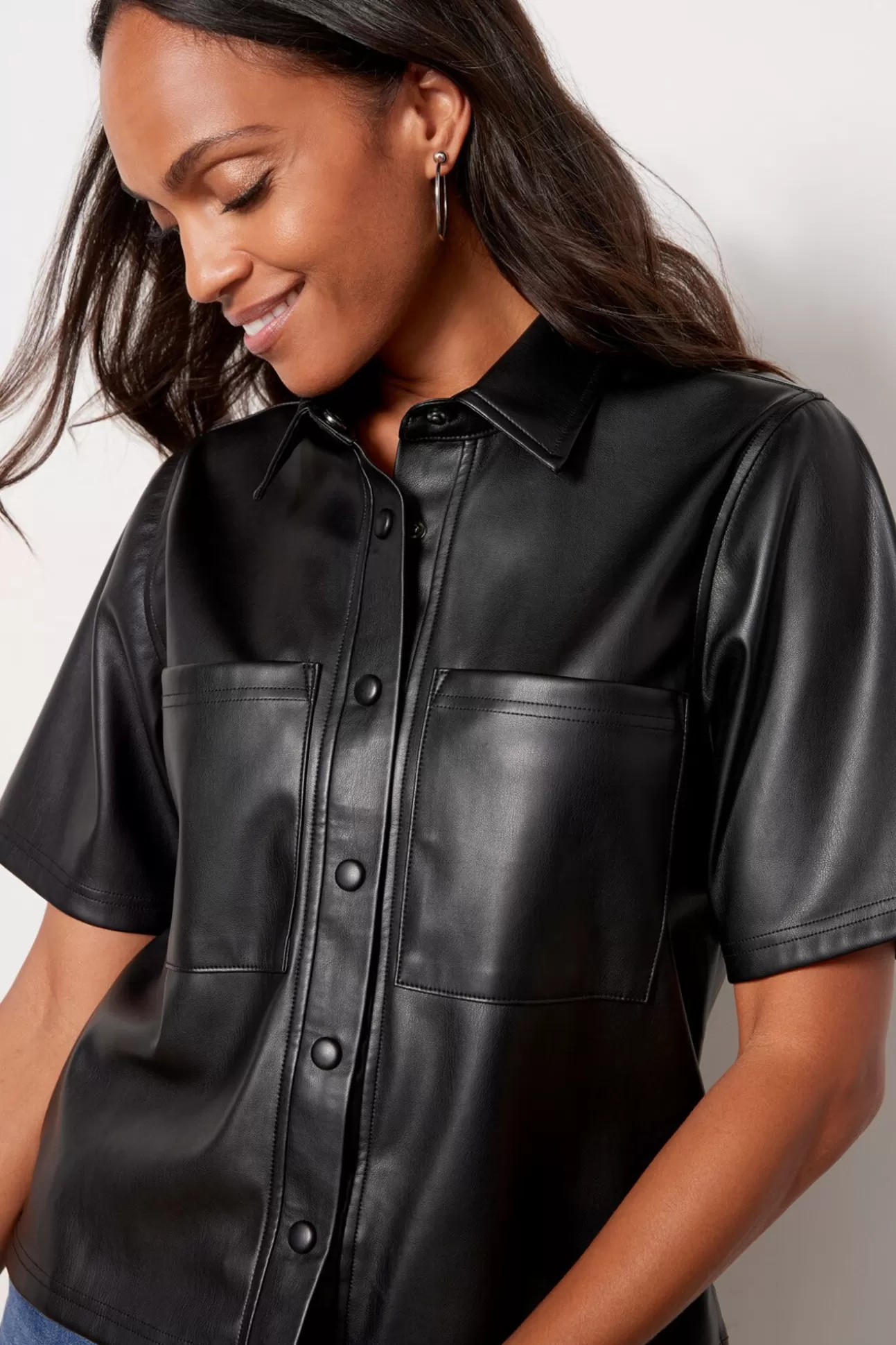 Quinn Faux Leather Shirt^EVEREVE Outlet